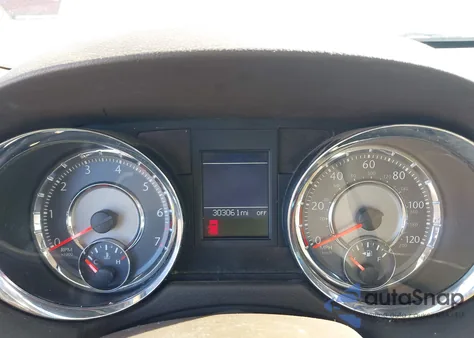 2011 Chrysler Town & Country Touring z USA, uszkodzony, nr VIN 2A4RR5DG0BR784605